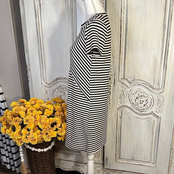 MANGO Casual Short Sleeve Striped Black and White Women's Dress - Picture 6 of 10